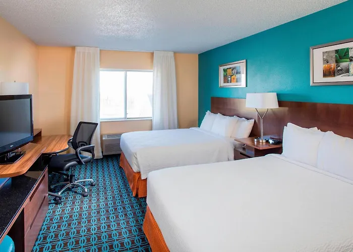 Fairfield By Marriott & 3*